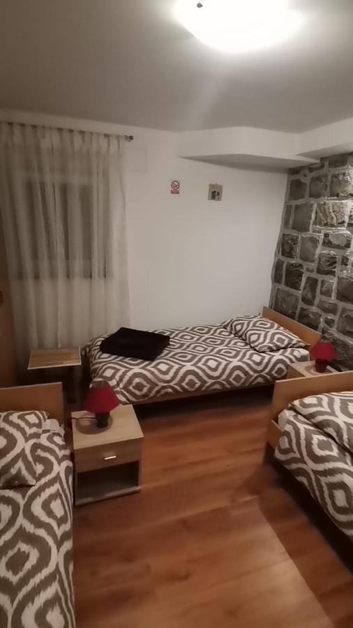 Trilj Apartman Jurika Exterior photo
